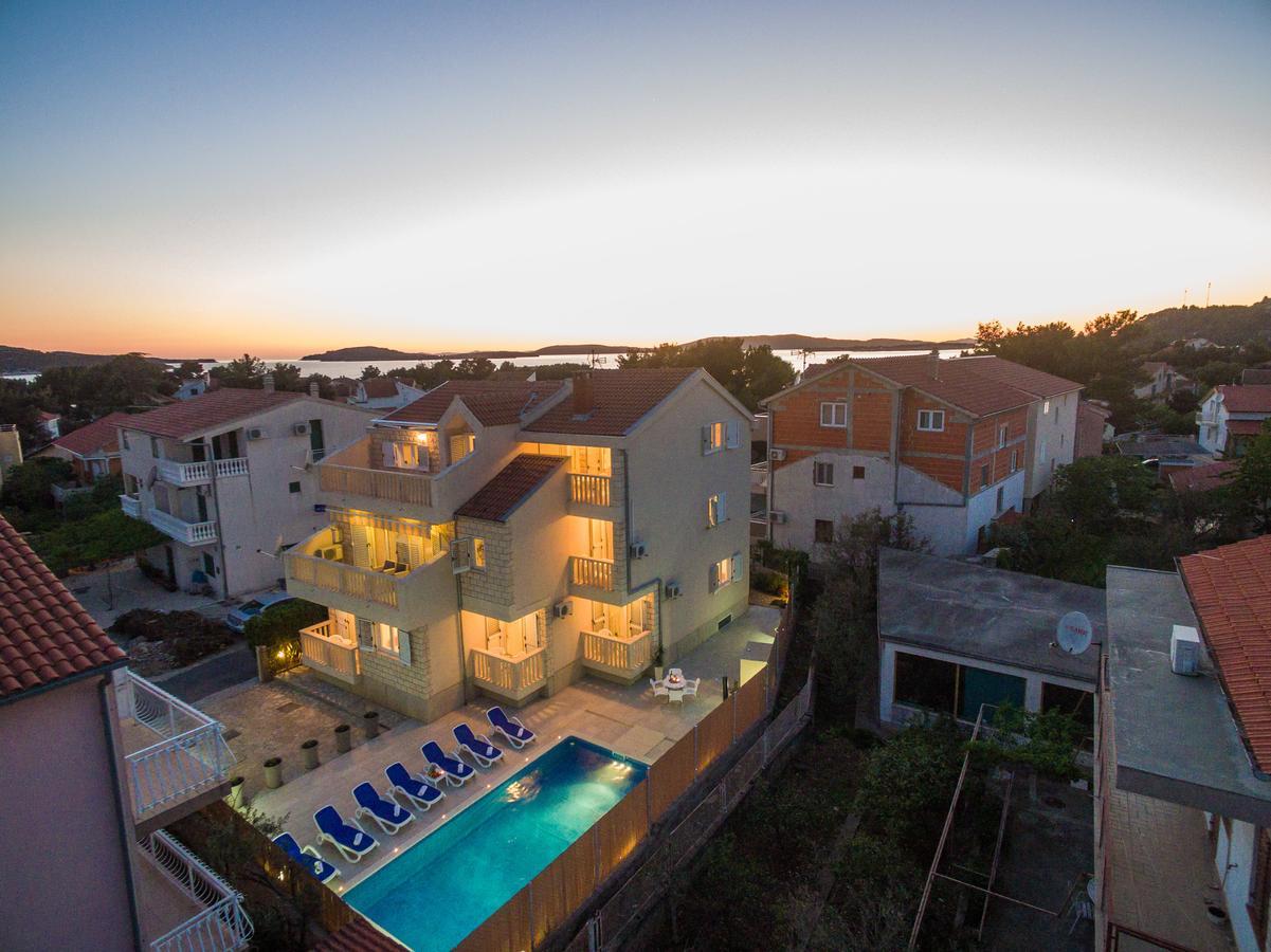 Apartments Pralija ザボリッチ エクステリア 写真