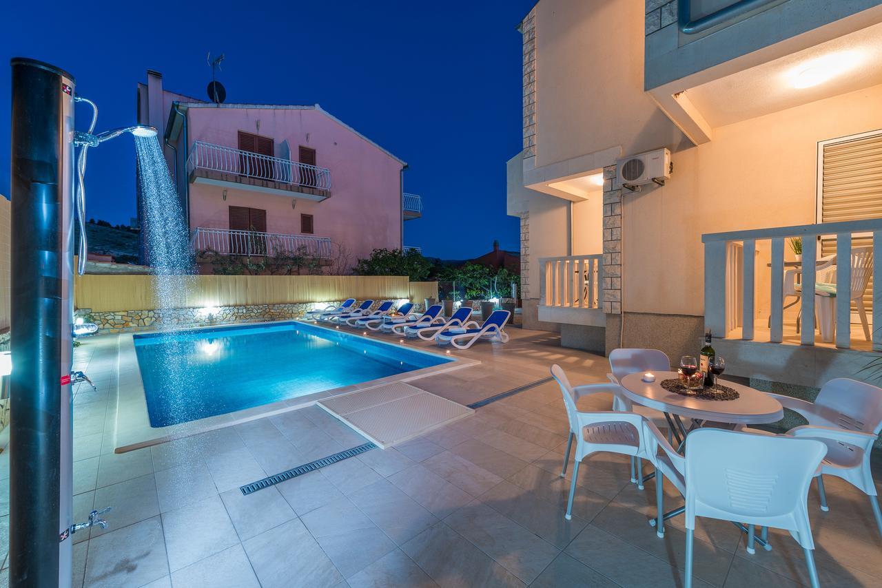 Apartments Pralija ザボリッチ エクステリア 写真