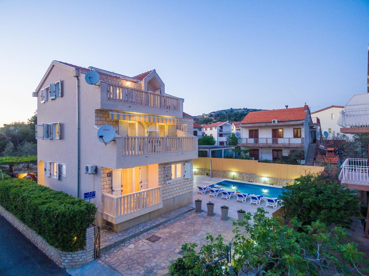 Apartments Pralija ザボリッチ エクステリア 写真