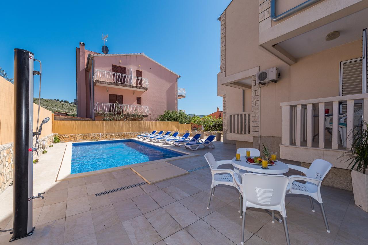 Apartments Pralija ザボリッチ エクステリア 写真